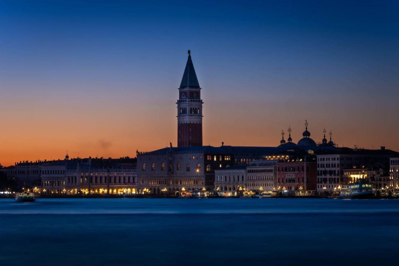 Ca' Del Cinema B&B Venecia Exterior foto